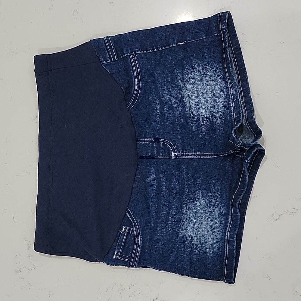 SHEIN Maternity Shorts